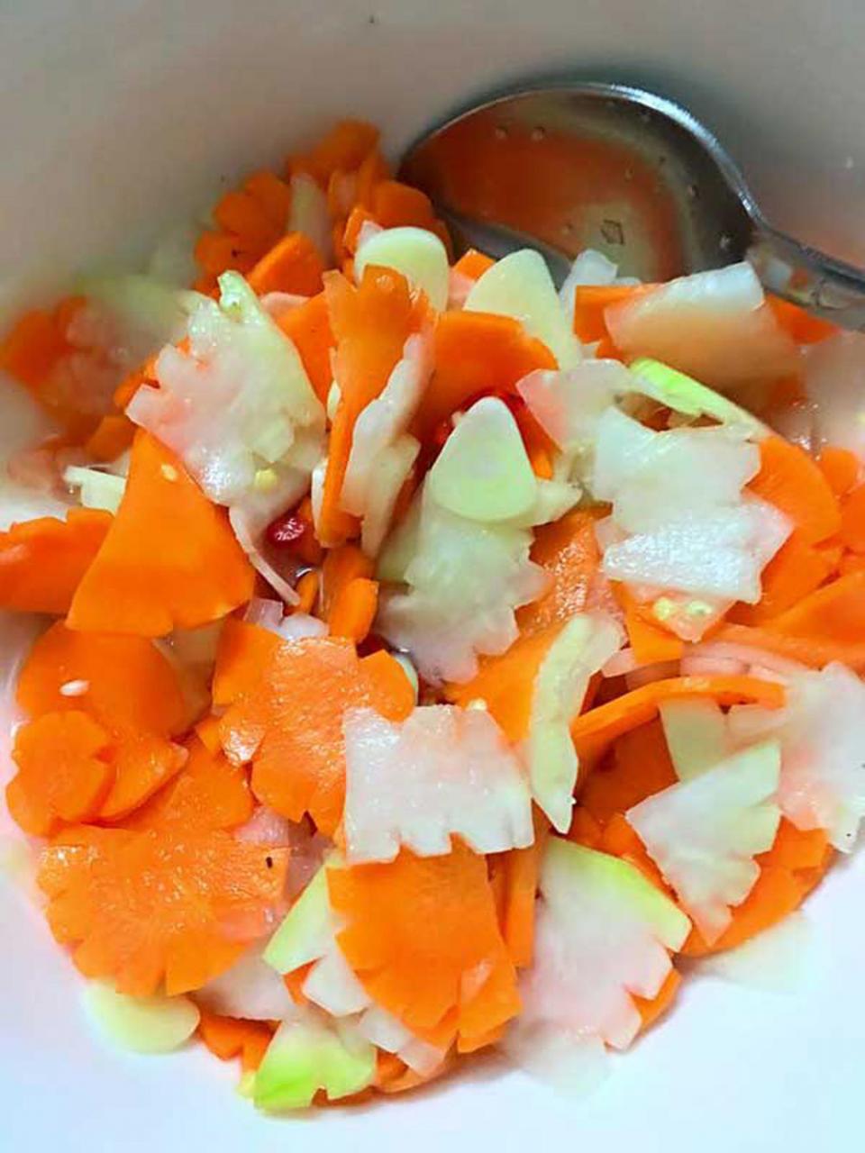 Cách làm dưa góp đu đủ cà rốt chua ngọt siêu ngon tại nhà