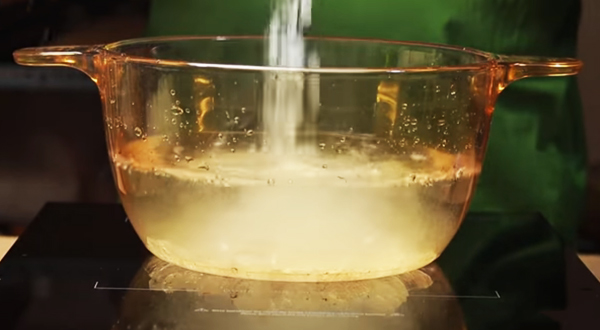 Cách làm trà vải tươi ngâm đường phèn